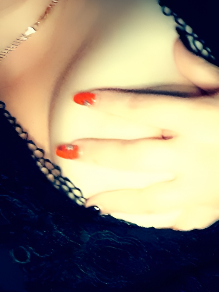 Агнесса привлекальеная девушка из Пикалево цена от 1500 руб