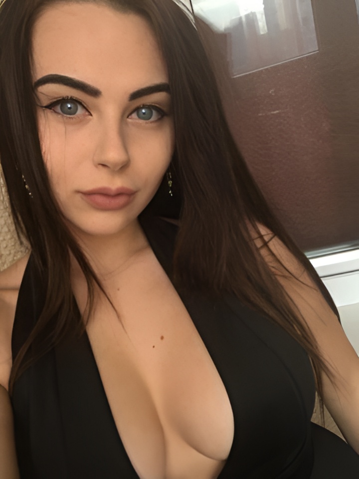 Эвелина привлекальеная девушка из Пикалево цена от 4000 руб