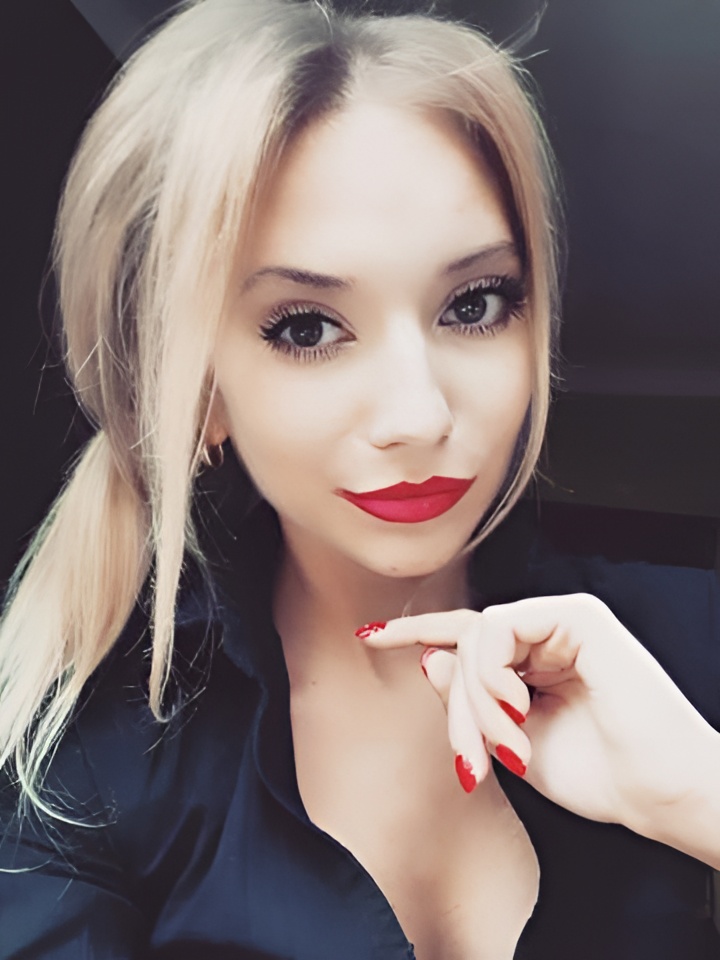 Лиза привлекальеная девушка из Пикалево цена от 5000 руб