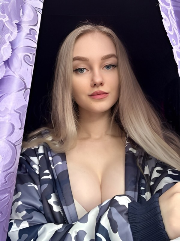 Анна привлекательная девушка из Пикалево цена от 4000 руб