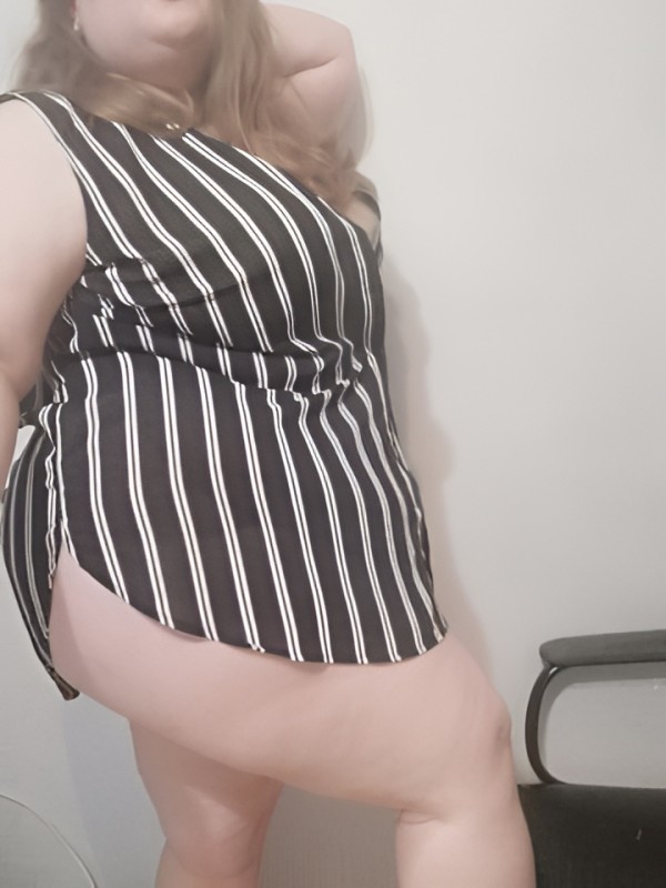 Анюта привлекательная девушка из Пикалево цена от 5000 руб