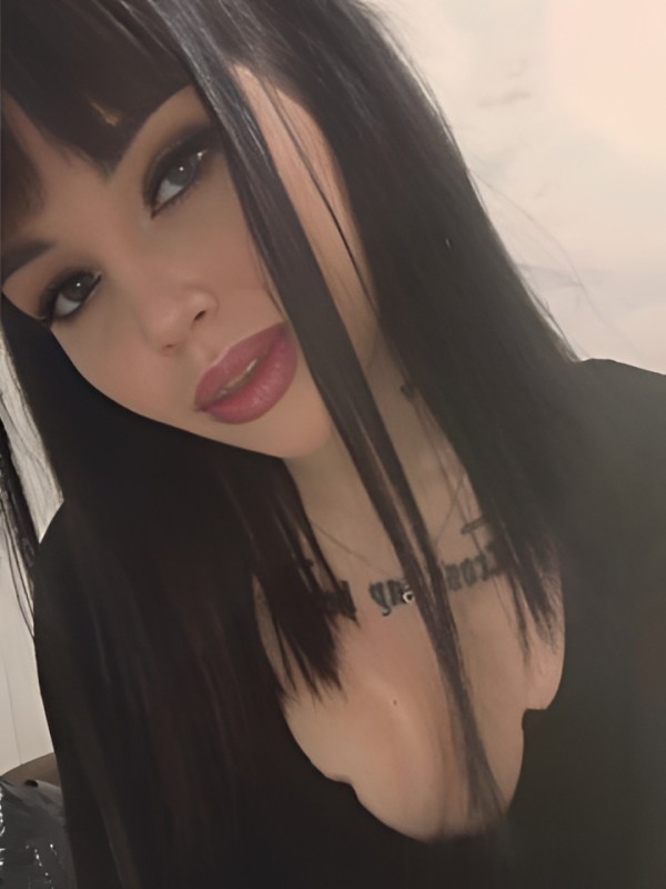 Богдана привлекательная девушка из Пикалево цена от 3000 руб