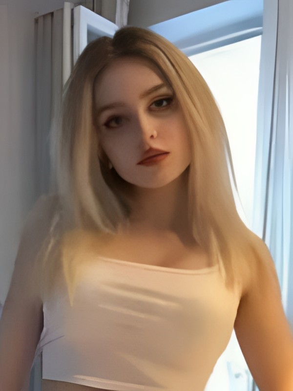 София привлекательная девушка из Пикалево цена от 4000 руб