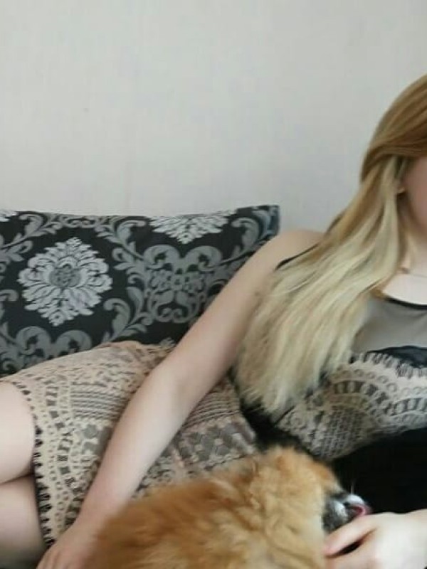 Карина привлекательная девушка из Пикалево цена от 3500 руб