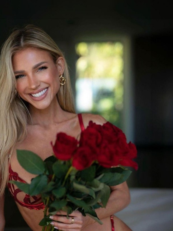 Катрин привлекательная девушка из Пикалево цена от 4000 руб