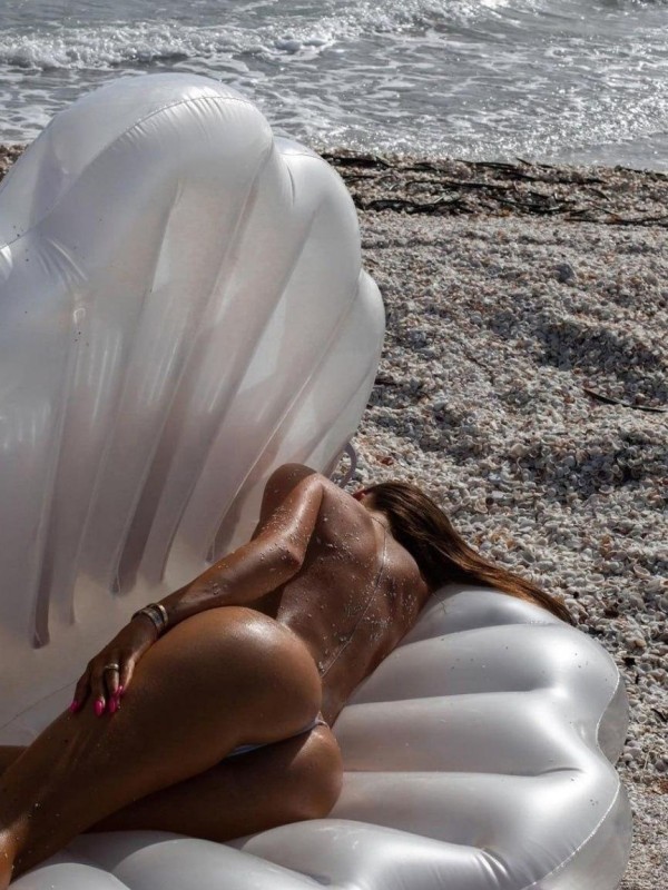 Яна привлекательная девушка из Пикалево цена от 5000 руб