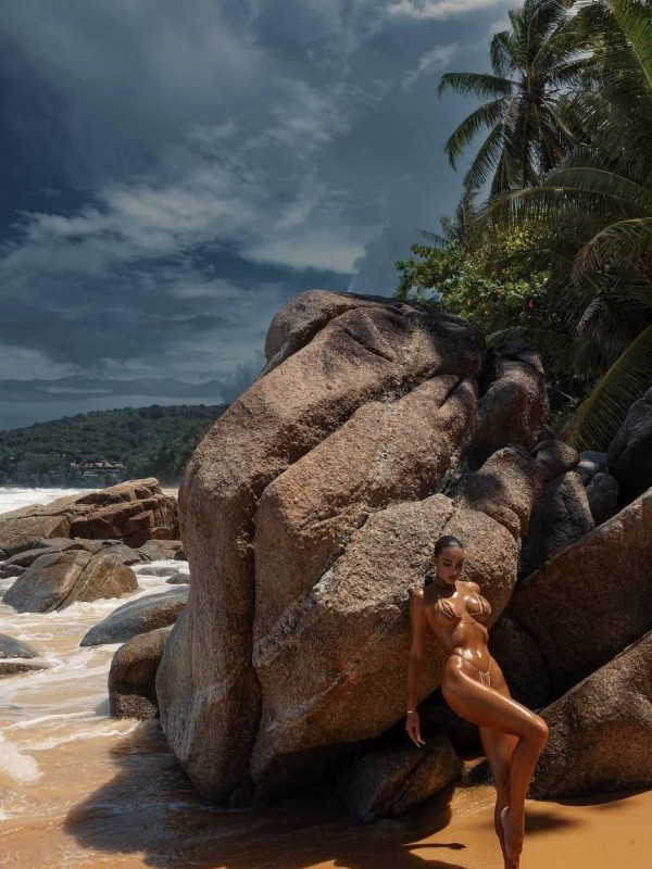 Марьяна привлекательная девушка из Пикалево цена от 7000 руб